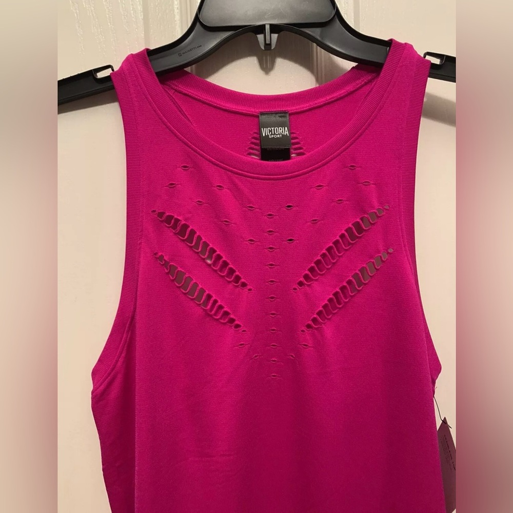 NEW- Victoria’s Secret Hot Pink Sport Seamless Perforation Tank Top Women Large - Picture 4 of 12
